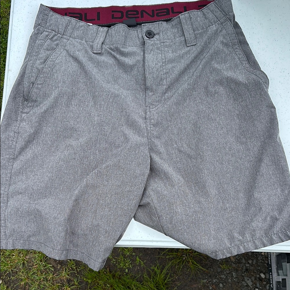 Gray Athletic Shorts with Relaxed Fit and Textured Fabric